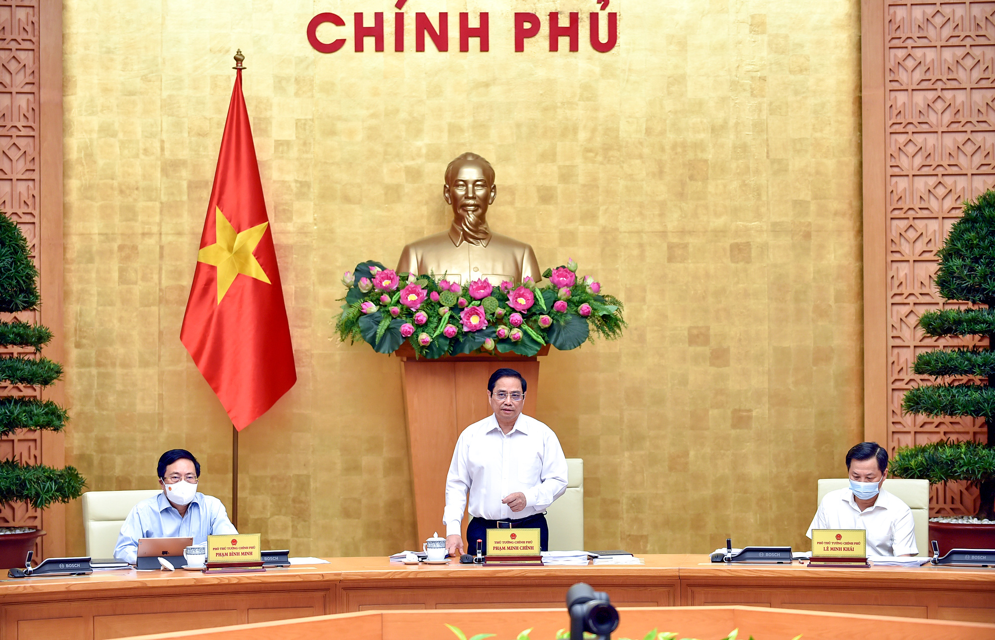 Thủ tướng y&ecirc;u cầu x&acirc;y dựng kịch bản phục hồi, tăng trưởng Link Trang Chủ PG88.Com Mới #2026 trong điều kiện đ&atilde; ti&ecirc;m vaccine bao phủ diện rộng. Ảnh: VGP/Nhật Bắc.