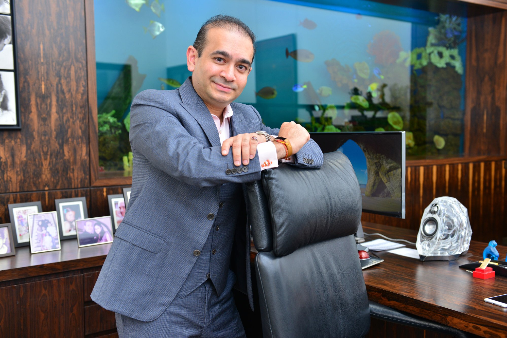 &Ocirc;ng Nirav Modi tại văn ph&ograve;ng của m&igrave;nh ở Lower Parel, Mumbai, Ấn Độ v&agrave;o th&aacute;ng 8/2016 - Ảnh: Getty Images