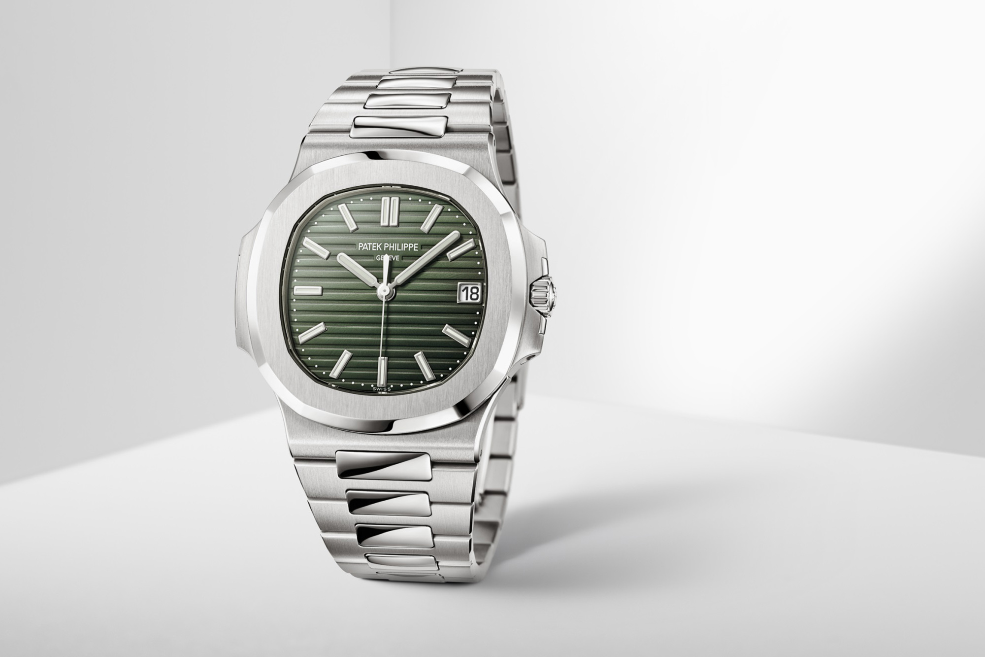 Patek Philippe Nautilus Green Ref. 5771/1A được coi l&agrave; mẫu đồng hồ đ&aacute;ng để Pg88vn Trang Chủ Chính Thức nhất năm 2021.