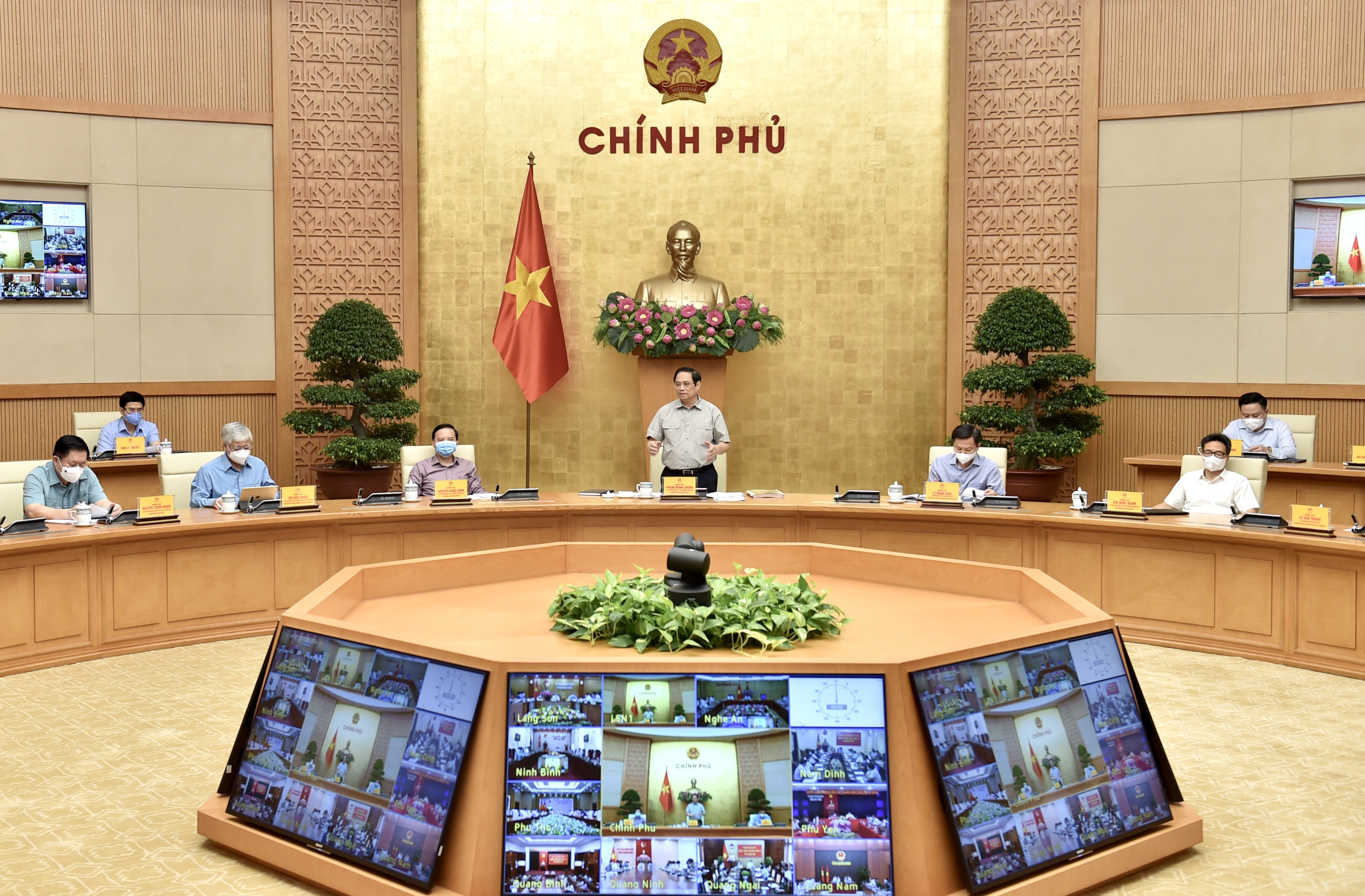 Toàn cảnh cuộc họp sáng 25/9 - Ảnh: VGP