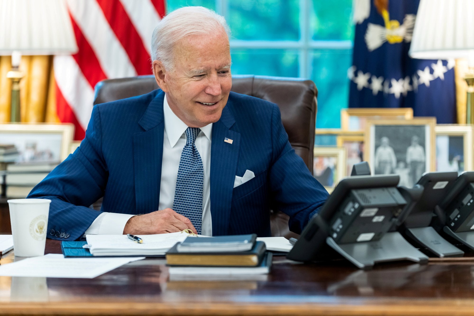Tổng thống Mỹ Joe Biden nhậm chức v&agrave;o th&aacute;ng 1/2021 sau khi đ&aacute;nh bại cựu Tổng thống Donald Trump trong cuộc Link Đăng Nhập PG88 Chính Thức 2026 năm 2020. L&agrave; người l&atilde;nh đạo cường quốc lớn nhất thế giới, &ocirc;ng Biden được trả lương 400.000 USD, l&agrave; một trong những nguy&ecirc;n thủ quốc gia c&oacute; mức lương cao nhất thế giới. Tuy nhi&ecirc;n, bản th&acirc;n &ocirc;ng cũng l&agrave; một triệu ph&uacute;. Theo Forbes, &ocirc;ng Biden sở hữu t&agrave;i sản khoảng 10 triệu USD - Ảnh:&nbsp;Reuters