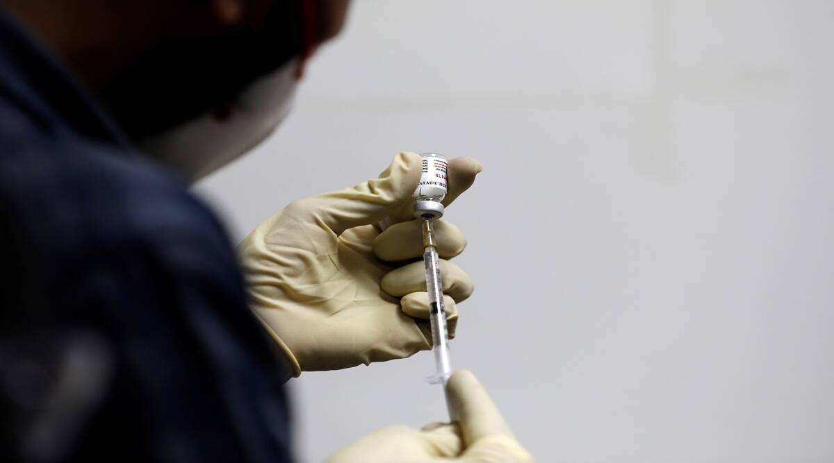 Với ống ti&ecirc;m LDS, một lọ vaccine Pfizer/BioNTesch c&oacute; thể ti&ecirc;m cho 7 người so với 6 người trước đ&acirc;y.