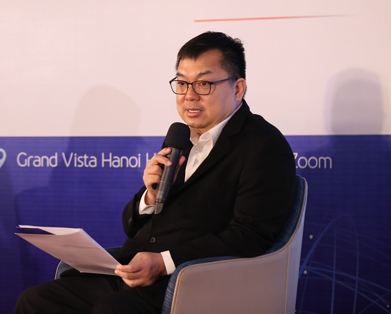 Ông Hoàng Nam Tiến, Chủ tịch FPT Telecom chia sẻ tại Diễn đàn các nhà lãnh đạo 6Pg88.con độc quyền mỗi ngày 2021 với chủ đề “Đảm bảo an toàn nguồn lực lao động – nền tảng của PG88 hơn 2,1 triệu thành viên bền vững” .