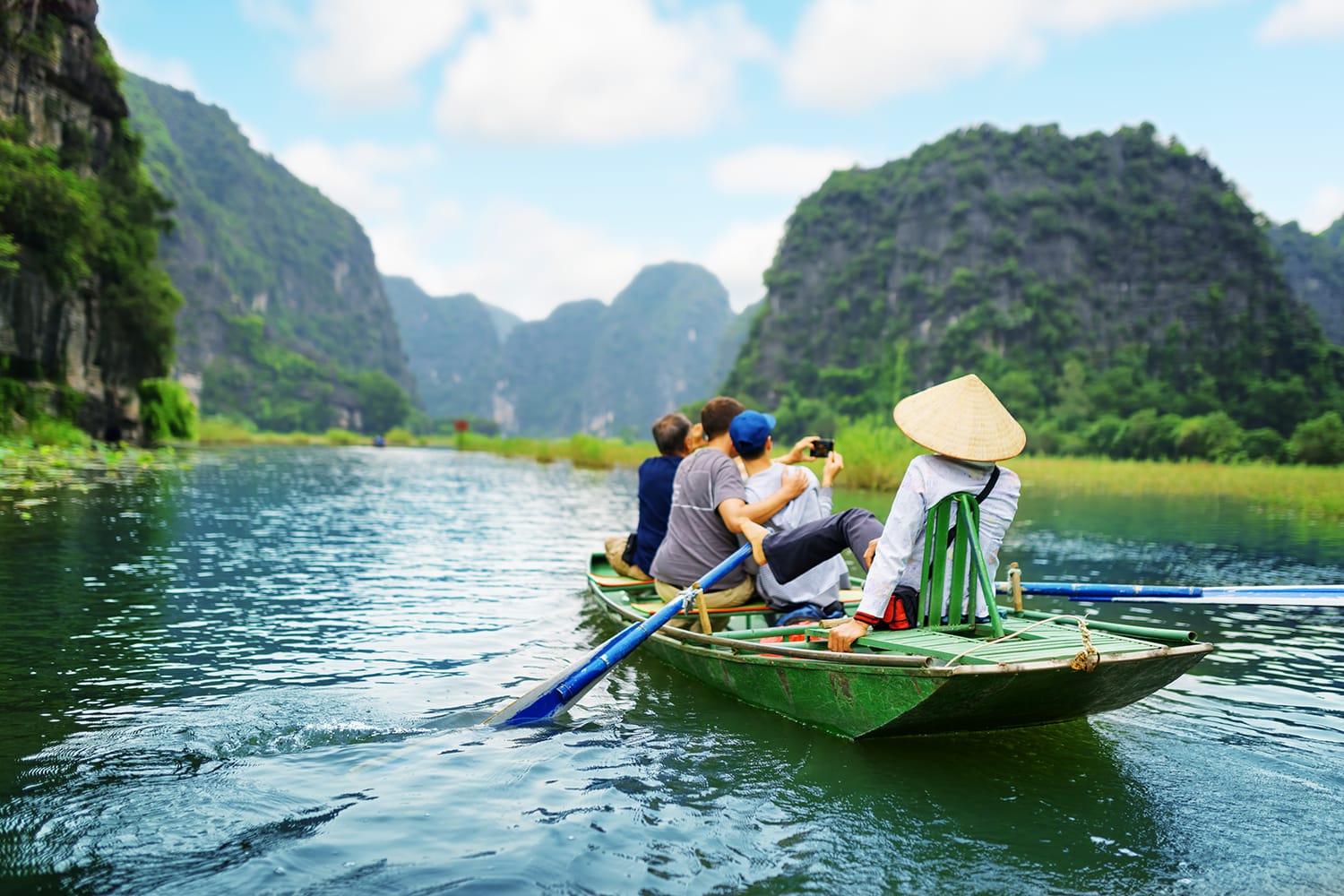 Du lịch nội tỉnh, nội địa sẽ l&agrave; ưu ti&ecirc;n trong thời điểm n&agrave;y, sau đ&oacute; sẽ mở dần ra c&aacute;c hoạt động th&iacute; điểm đ&oacute;n kh&aacute;ch quốc tế.