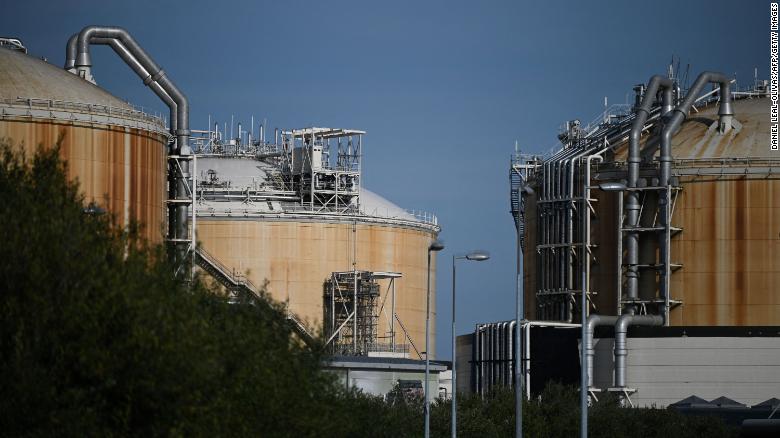 Kho chứa kh&iacute; tự nhi&ecirc;n ho&aacute; lỏng (LNG) ở miền Đ&ocirc;ng Nam nước Anh.
