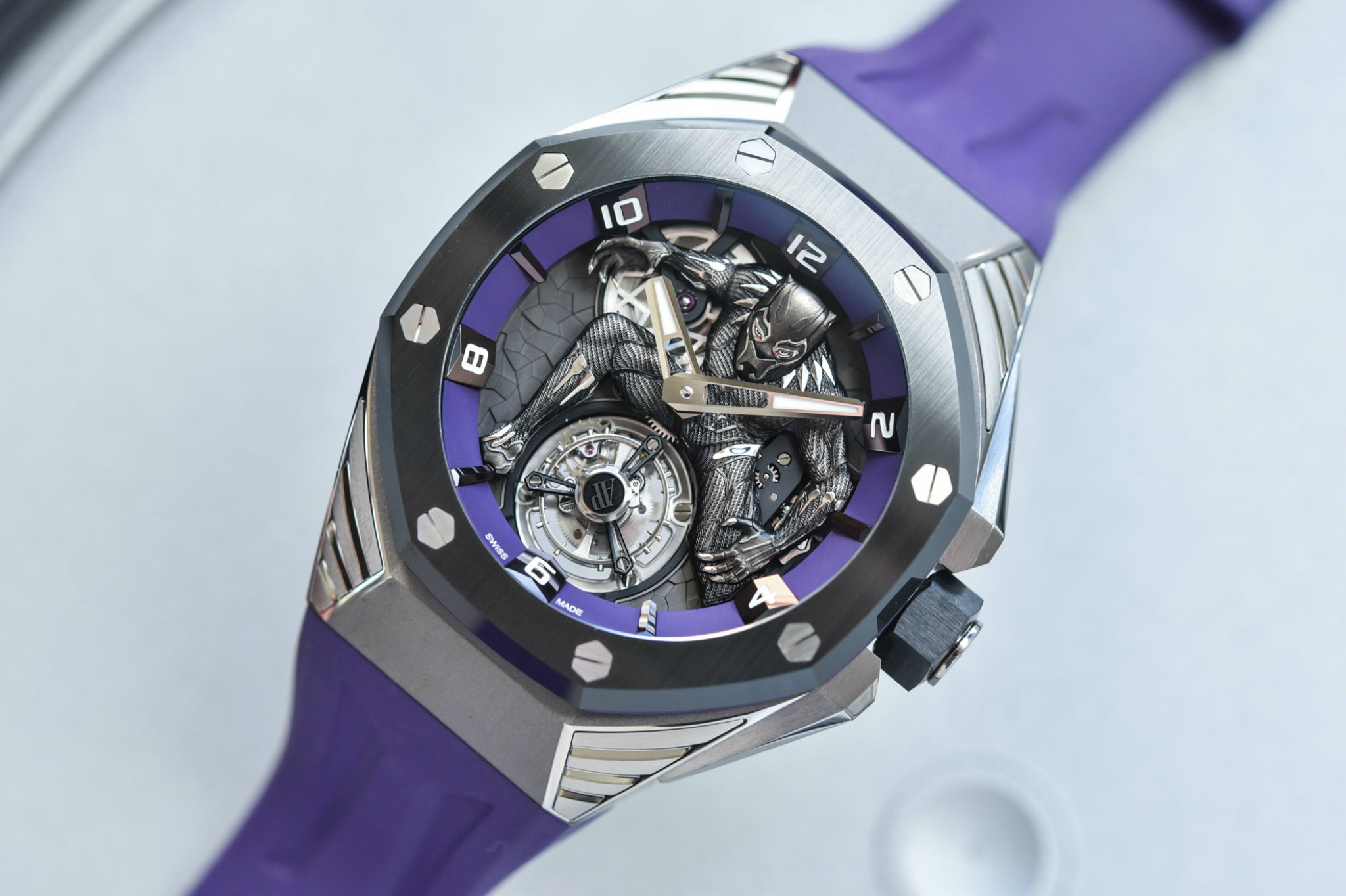 &ldquo;Black Panther&rdquo; Flying Tourbillon mang đến sự s&aacute;ng tạo đầy cảm hứng của những chiếc đồng hồ phức tạp.