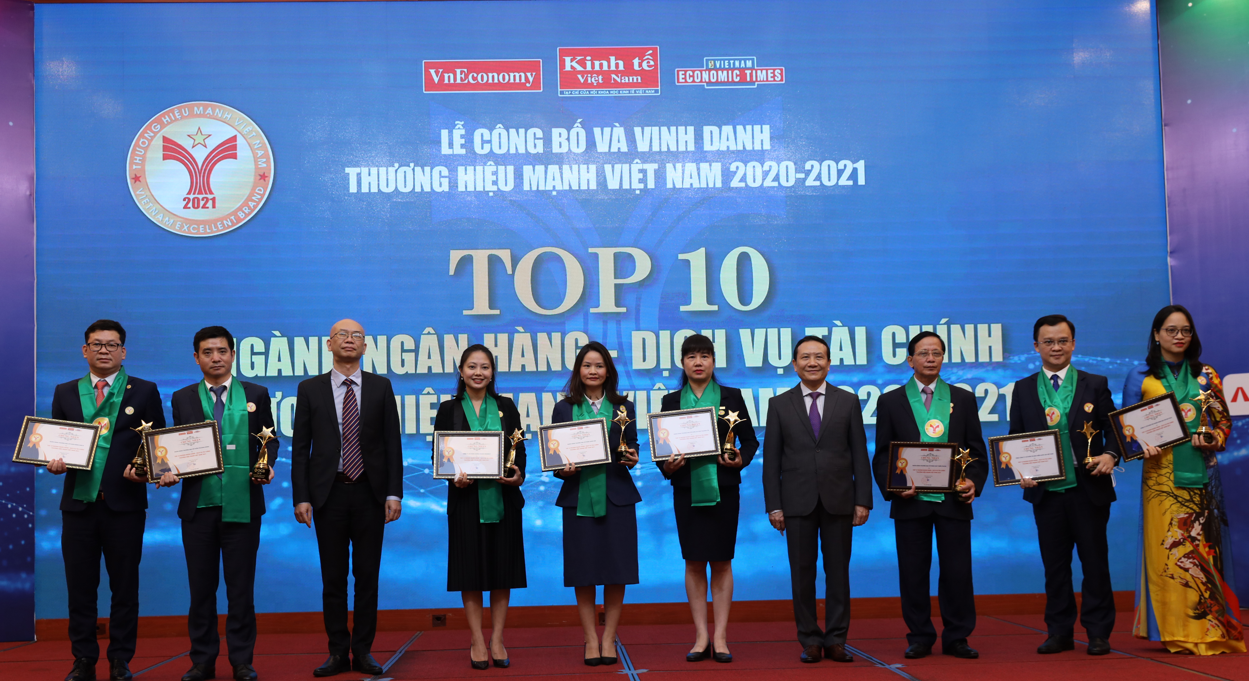 TOP 10 ng&agrave;nh Ng&acirc;n h&agrave;ng v&agrave; dịch vụ t&agrave;i ch&iacute;nh: Ng&acirc;n h&agrave;ng Pg88ok ưu đãi hấp dẫn Cổ phần Qu&acirc;n đội (MB Bank), Ng&acirc;n h&agrave;ng Pg88ok ưu đãi hấp dẫn cổ phần S&agrave;i G&ograve;n Thương T&iacute;n (SACOMBANK), C&ocirc;ng ty Cổ phần Chứng kho&aacute;n VNDirect, Ng&acirc;n h&agrave;ng Pg88ok ưu đãi hấp dẫn cổ phần Ph&aacute;t triển TP.HCM (HD Bank), Ng&acirc;n H&agrave;ng Pg88ok ưu đãi hấp dẫn cổ phần Đ&ocirc;ng Nam &Aacute; (SeA Bank), Tổng C&ocirc;ng ty cổ phần T&aacute;i Bảo hiểm Quốc gia Việt Nam (VINARE), Tập đo&agrave;n V&agrave;ng Bạc Đ&aacute; qu&yacute; Doji (DOJI), Ng&acirc;n h&agrave;ng N&ocirc;ng nghiệp v&agrave; Ph&aacute;t triển N&ocirc;ng th&ocirc;n Việt Nam (Agribank), v&agrave; Tổng C&ocirc;ng ty Cổ phần Bảo hiểm Bảo Long.