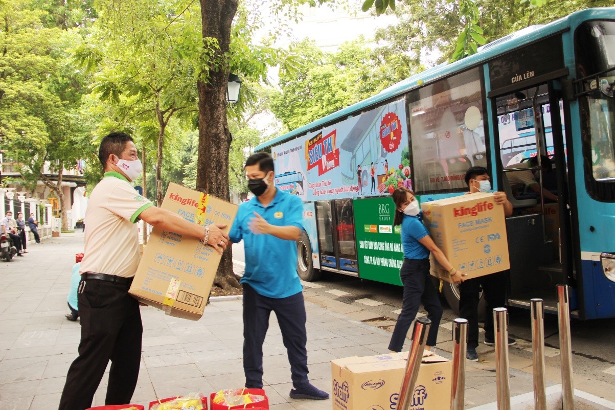 Những chuyến xe nghĩa t&igrave;nh m&ugrave;a Covid-19.