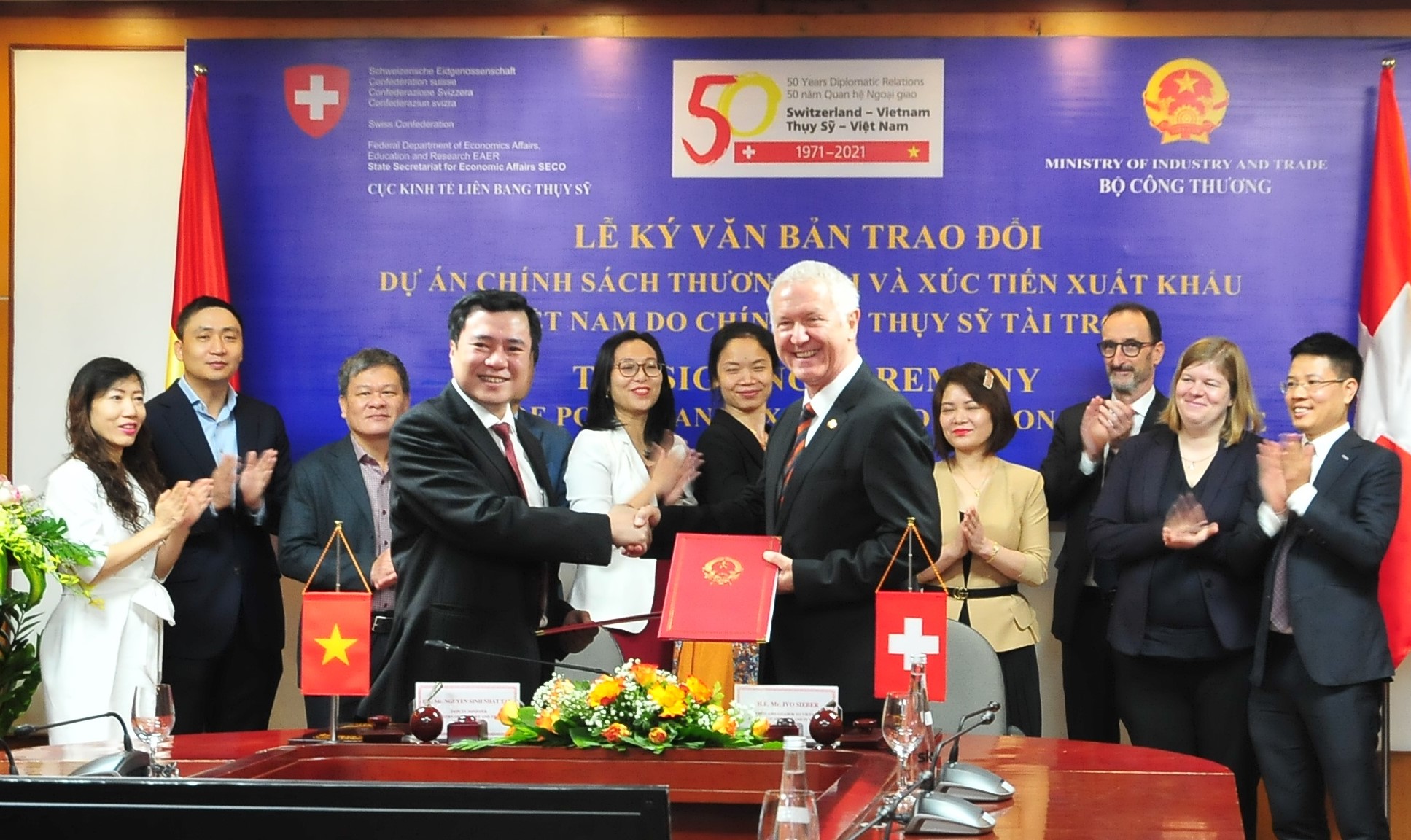 Lễ ký kết Link Trang Chủ PG88.Com Mới #2026 "Chính sách PG88 Sòng bạc trực tuyến TOP 1 Việt Nam | Casino, Nổ Hũ và Xúc tiến Pg88 com chính chủ"