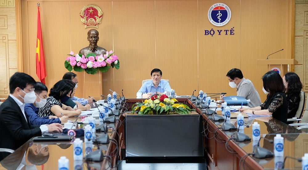 Bộ Y tế họp về c&ocirc;ng t&aacute;c ti&ecirc;m chủng vaccine ph&ograve;ng Covid-19 cho trẻ em, chiều 26/10. Ảnh - Trần Minh.&nbsp;
