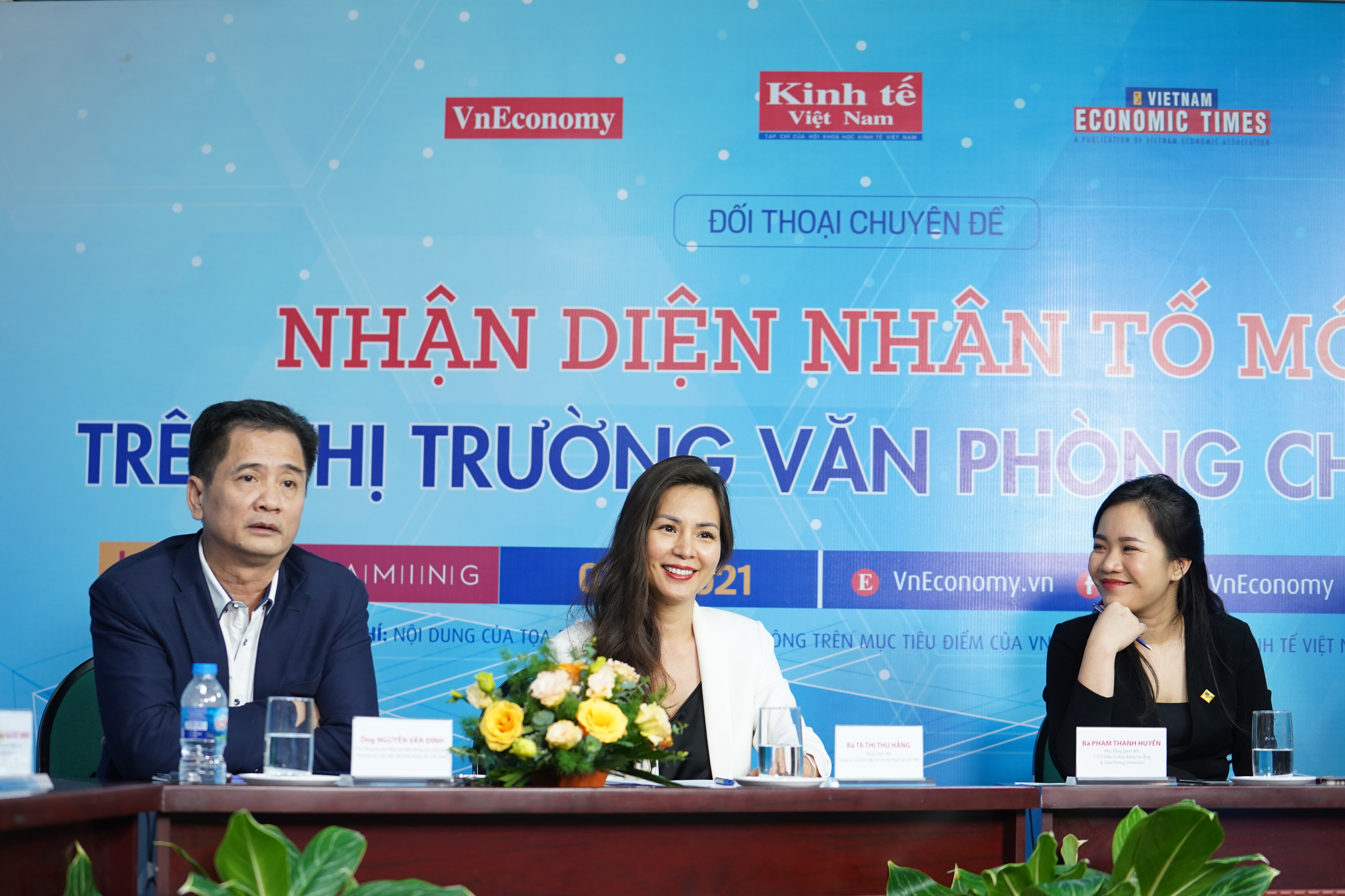 C&aacute;c diễn giả tham dự tọa đ&agrave;m. Ảnh - Việt Tuấn.&nbsp;