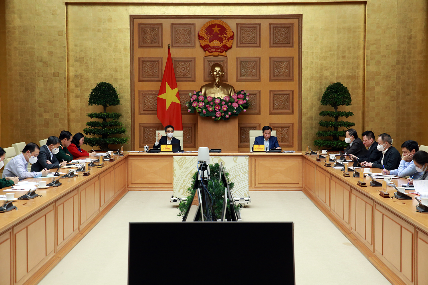 To&agrave;n cảnh cuộc họp - Ảnh: VGP