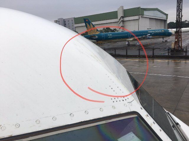 Hình ảnh máy bay Bamboo Airways sau khi va chạm tại sân bay Nội Bài.