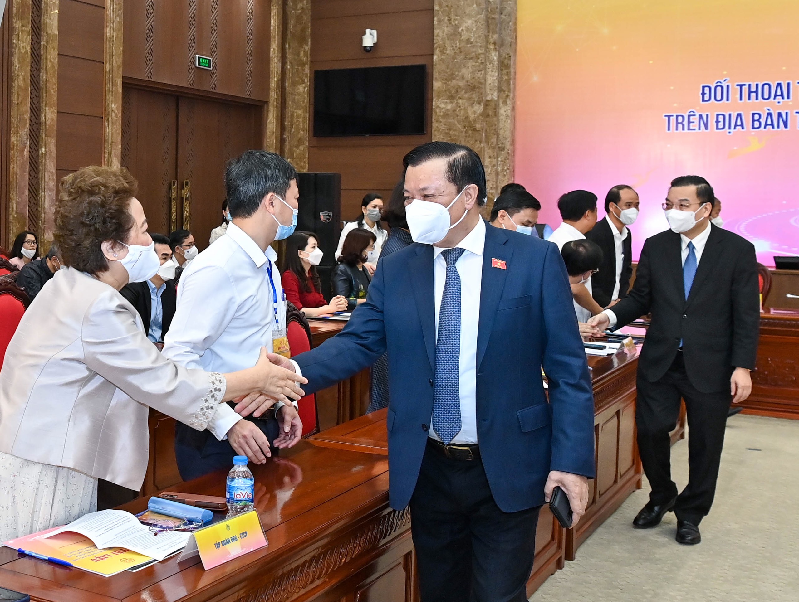 B&iacute; thư Th&agrave;nh uỷ H&agrave; Nội Đinh Tiến Dũng, Chủ tịch UBND TP. H&agrave; Nội Chu Ngọc Anh gặp gỡ PG88 Link Dễ Nhớ Pg88.com. Ảnh: VGP