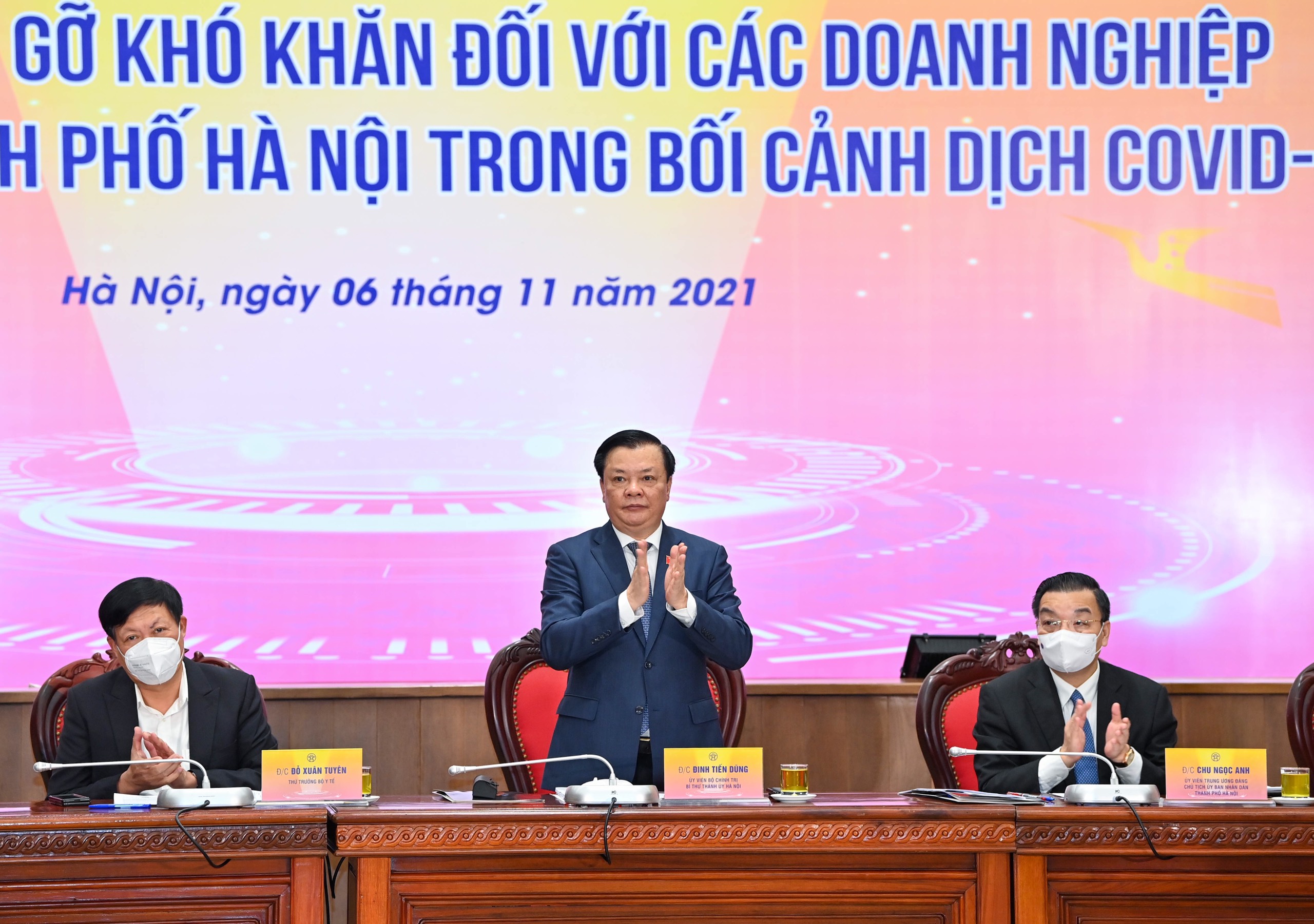 Hà Nội tổ chức hội nghị đối thoại tháo gỡ khó khăn với các 6Pg88.con độc quyền mỗi ngày. Ảnh: VGP