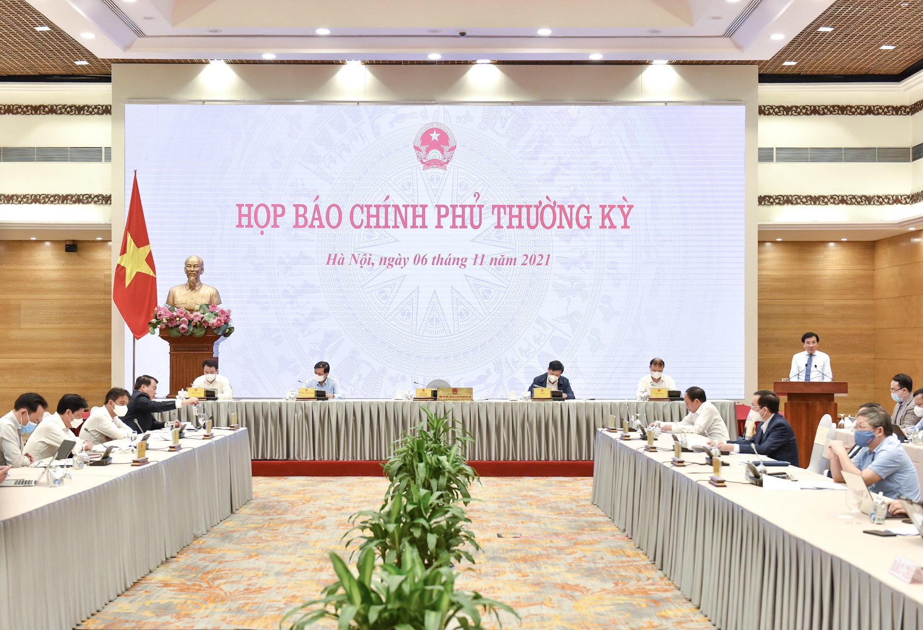 Bộ trưởng, Chủ nhiệm Văn ph&ograve;ng Ch&iacute;nh phủ&nbsp;Trần Văn Sơn ph&aacute;t biểu tại họp b&aacute;o Ch&iacute;nh phủ thường kỳ th&aacute;ng 10 chiều 6/11 - Ảnh: VGP