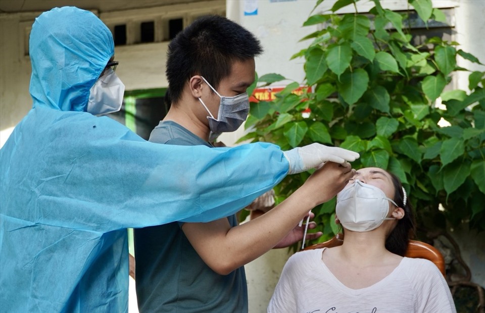 Ngày 15/11: Thêm 8.616 ca Covid-19, tăng 440 ca so với hôm qua