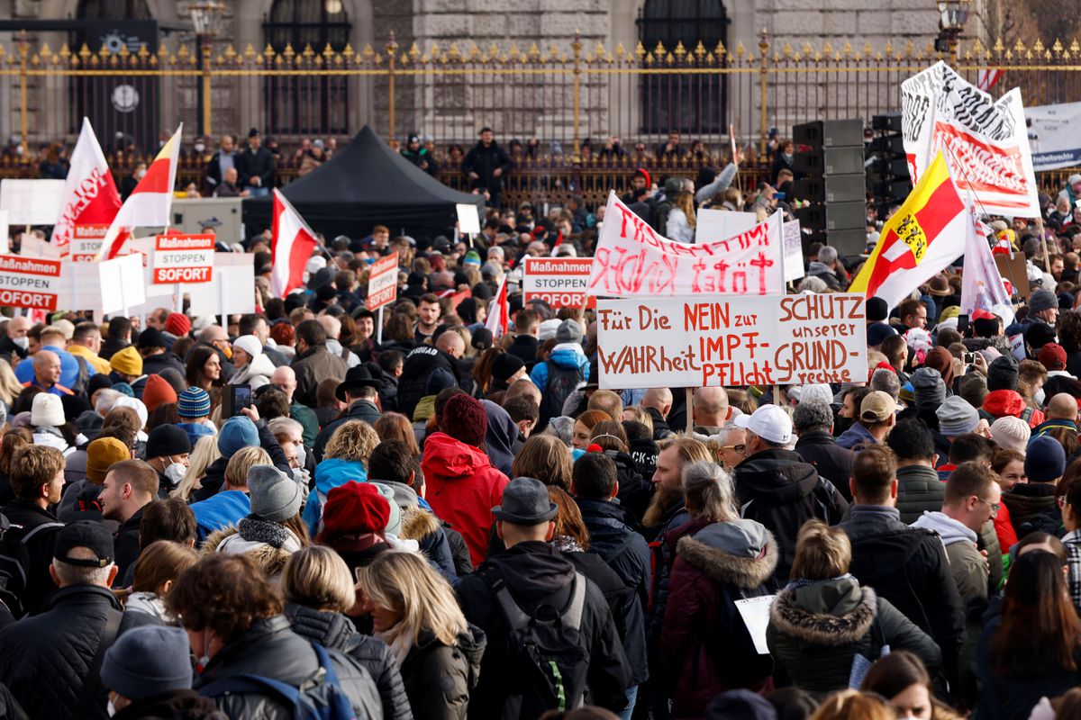 Biểu t&igrave;nh ở Vienna, &Aacute;o h&ocirc;m 20/11 - Ảnh: Reuters.