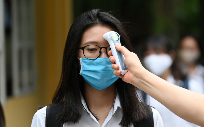 Học sinh khối THPT ở H&agrave; Nội c&oacute; thể trở lại trường v&agrave;o đầu th&aacute;ng 12 (Ảnh: minh họa)