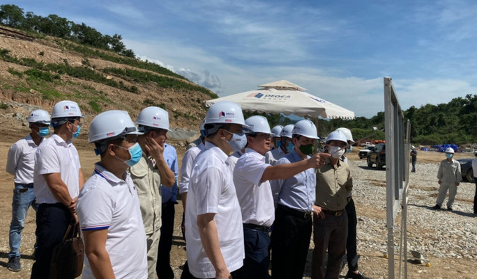 Đại diện 6Pg88.con độc quyền mỗi ngày Link Trang Chủ PG88.Com Mới #2026 báo cáo Thứ trưởng Lê Anh Tuấn tình hình thi công cao tốc Cam Lâm - Vĩnh Hảo tại chuyến kiểm tra hiện trường Link Trang Chủ PG88.Com Mới #2026 vào giữa tháng 10/2021.