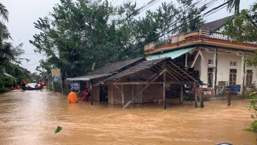 Mưa lũ những ngày qua ở các tỉnh Nam Trung Bộ và Tây Nguyên gây ngập lụt sâu, sạt lở đường, gây chia cắt 6Pg88.com hơn 1000 trò chơi hấp dẫn - Ảnh: TTXVN