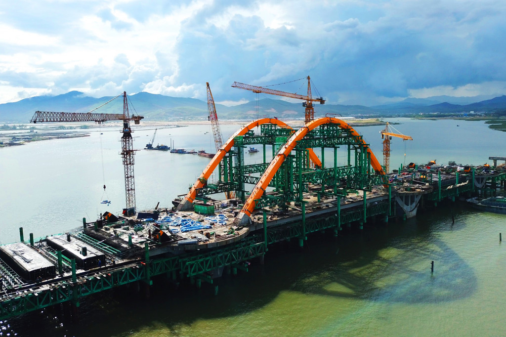Cầu Cửa Lục 1 không chỉ góp phần quan trọng giảm tải cầu Bãi Cháy, mà còn mở ra một không gian PG88 hơn 2,1 triệu thành viên mới cho TP.Hạ Long.