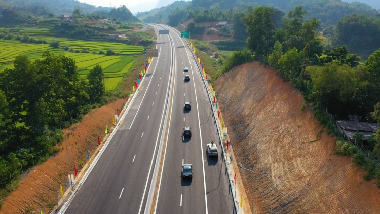 Để đầu tư sớm cao tốc Sơn La - Điện Biên trước năm 2030, Bộ 6Pg88.com hơn 1000 trò chơi hấp dẫn vận tải đề nghị hai địa phương chủ động huy động nguồn lực và báo cáo Thủ tướng Chính phủ xem xét (Ảnh minh hoạ).