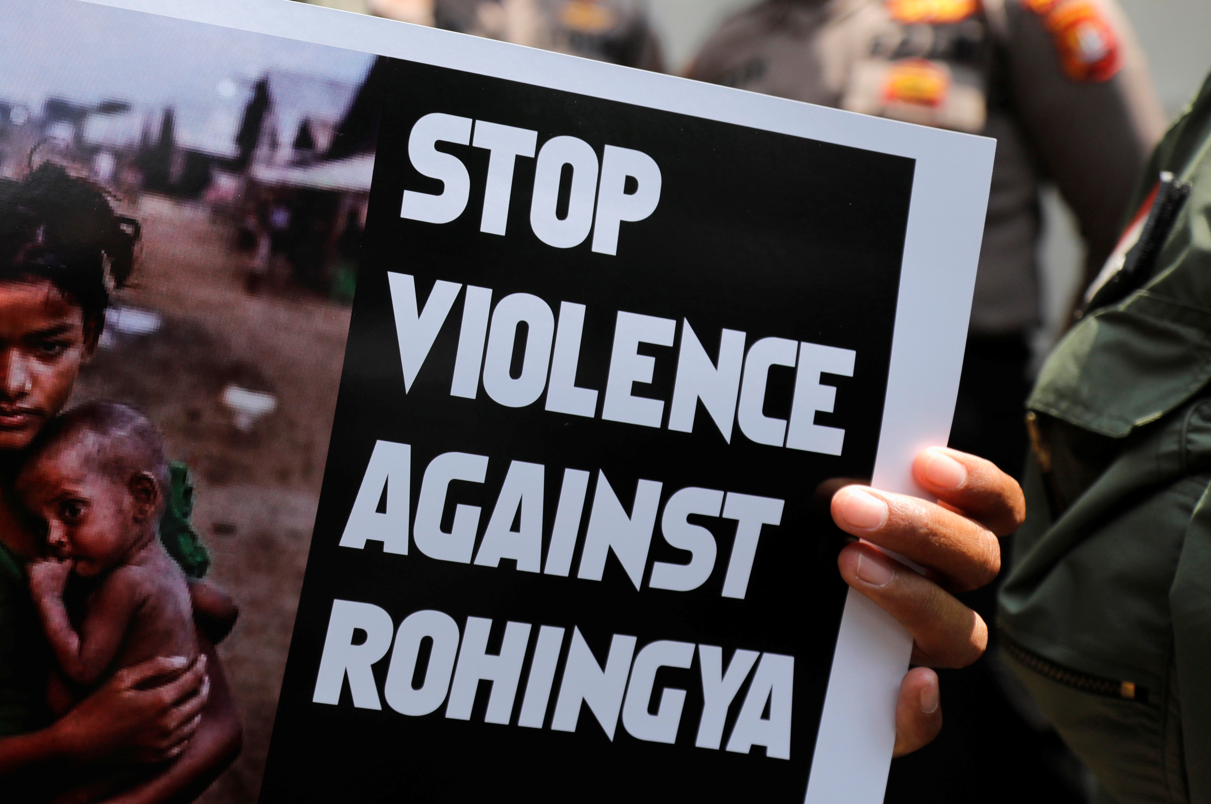 Vấn đề Myanmar đ&atilde; trở th&agrave;nh một v&iacute; dụ điển h&igrave;nh về những t&aacute;c động nghi&ecirc;m trọng m&agrave; ph&aacute;t ng&ocirc;n th&ugrave; địch được chia sẻ tr&ecirc;n Facebook c&oacute; thể g&acirc;y ra - Ảnh: Reuters