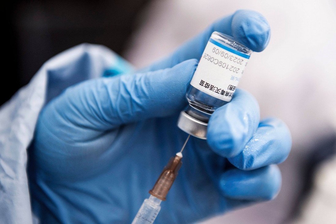 Vaccine Vero Cell l&agrave; loại vaccine bất hoạt do Tập đo&agrave;n Sinopharm của Trung Quốc ph&aacute;t triển - Ảnh: AFP