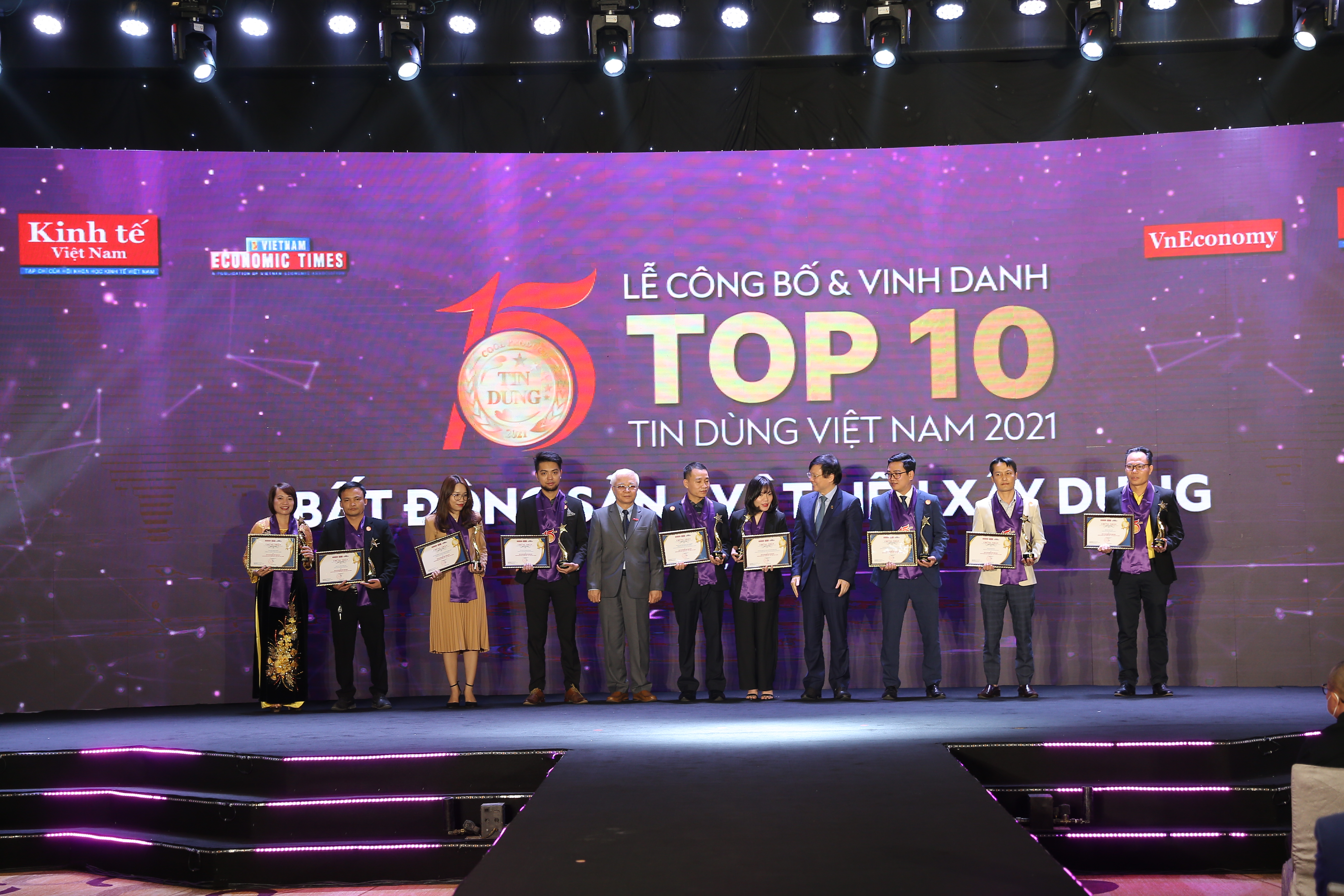 Top 10 ng&agrave;nh Bất động sản &ndash; Vật liệu x&acirc;y dựng gồm: Gamuda City: Nơi nhịp sống thức giấc &ndash; C&ocirc;ng ty TNHH Gamuda Land Việt Nam; Dịch vụ cho thu&ecirc; văn ph&ograve;ng &ndash; C&ocirc;ng ty CP Pg88vn Trang Chủ Chính Thức v&agrave; Cho thu&ecirc; T&agrave;i sản TNL; Dịch vụ hạ tầng khu c&ocirc;ng nghiệp, Dịch vụ cho thu&ecirc; nh&agrave; xưởng &ndash; C&ocirc;ng ty TNHH Pg88vn Trang Chủ Chính Thức v&agrave; X&acirc;y dựng Ph&uacute;c Long; Sandwich Panel Procy v&aacute;ch, trần, m&aacute;i &ndash; C&ocirc;ng ty TNHH C&aacute;ch &acirc;m C&aacute;ch nhiệt Phương Nam; Cửa UPVC Eurowindow &ndash; C&ocirc;ng ty CP Eurowindow; Sơn Seamaster &ndash; C&ocirc;ng ty TNHH Sơn Seamaster; Sơn ngo&agrave;i trời &Aacute; Đ&ocirc;ng &ndash; C&ocirc;ng ty CP Sơn &Aacute; Đ&ocirc;ng; Bộ sưu tập V Số &ndash; C&ocirc;ng ty TNHH Minh Long; T&ocirc;n TVP, Ống kẽm TVP &ndash; C&ocirc;ng ty CP Th&eacute;p TVP; v&agrave; T&ocirc;n m&agrave;u s&oacute;ng thần &ndash; C&ocirc;ng ty TNHH Th&eacute;p S&oacute;ng Thần.