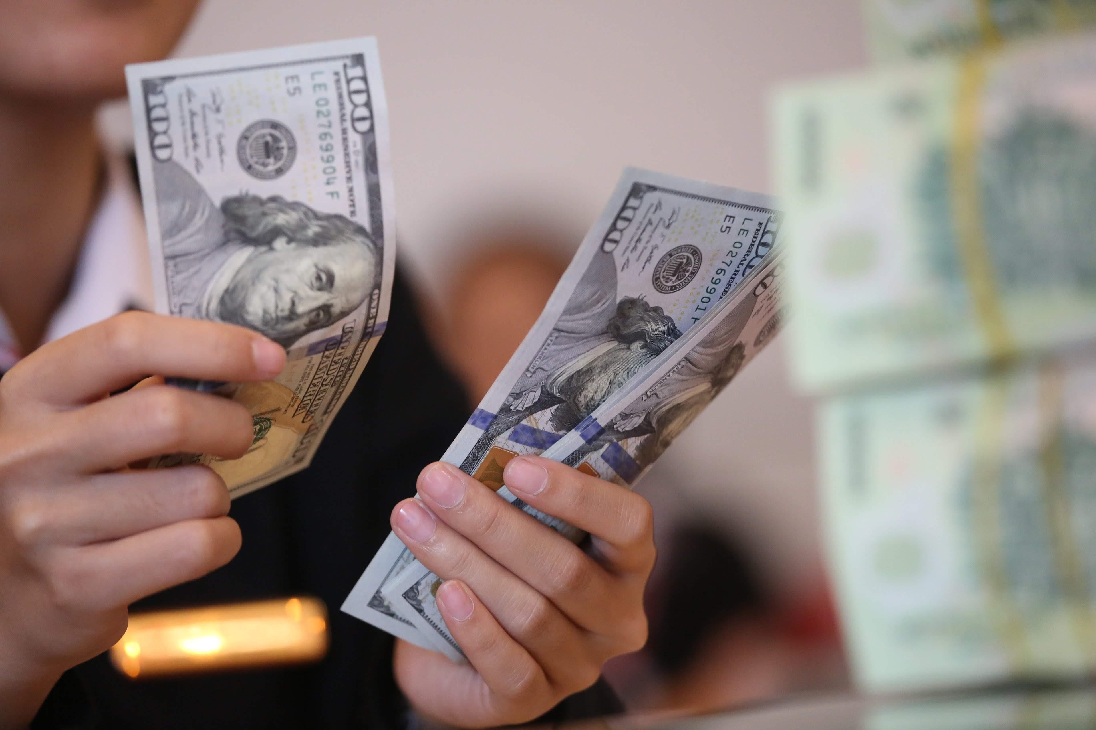 Thị trường đang dõi mắt về động thái tăng lãi suất của FED vào năm sau