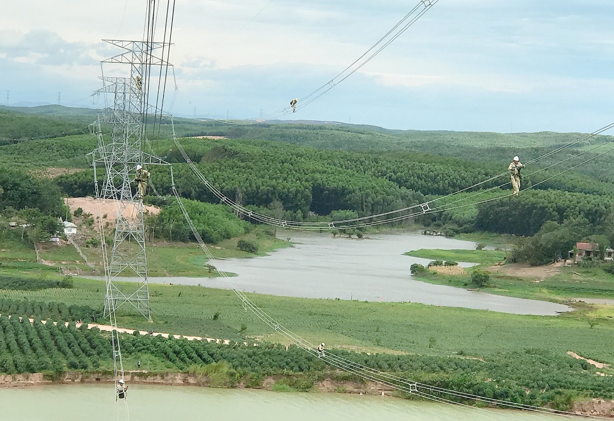 Đường dây 500 kV mạch 3 sẽ góp phần nâng cao độ tin cậy và hiệu quả vận hành hệ thống điện Quốc gia.