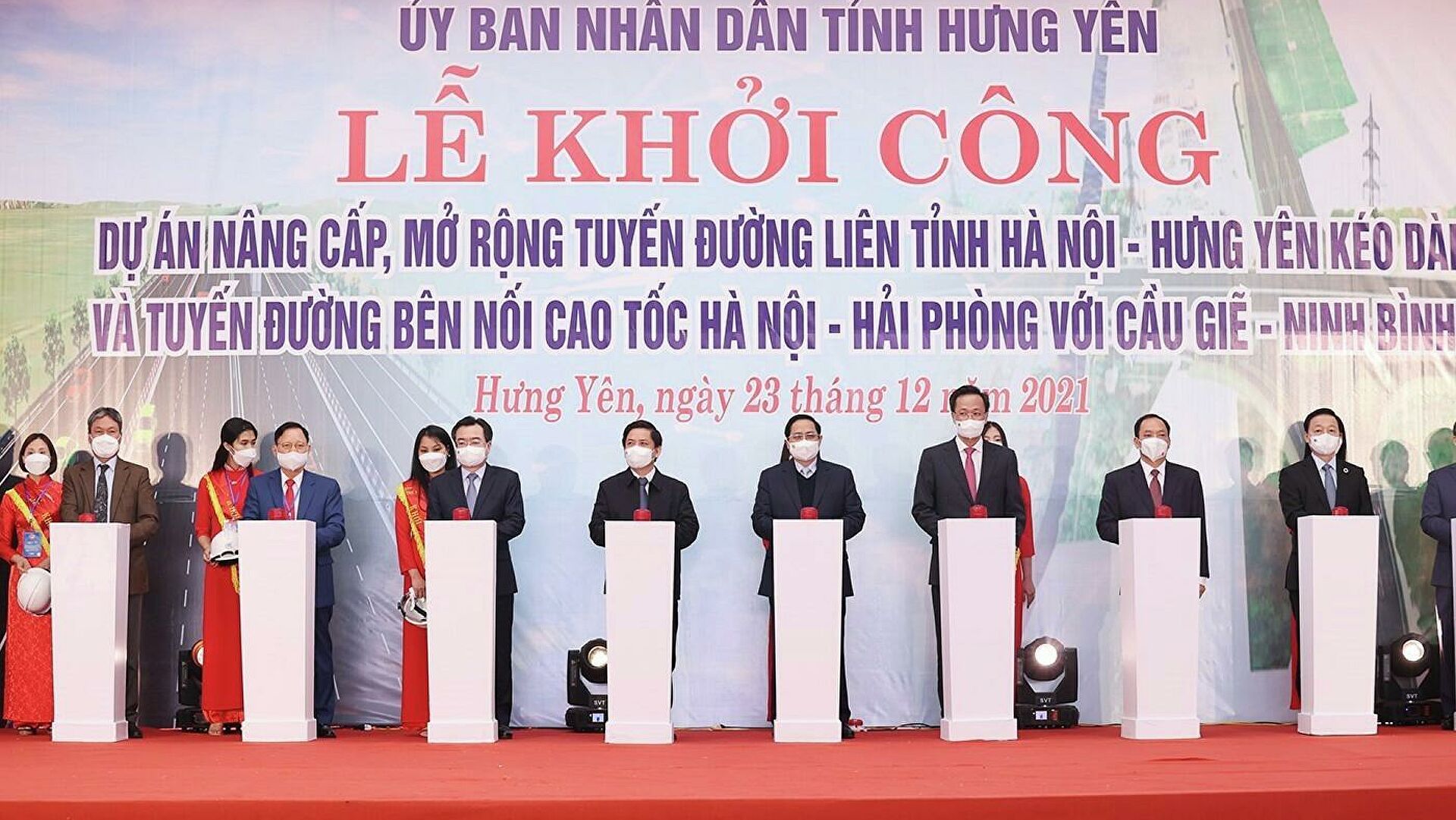 Thủ tướng Phạm Minh Chính và các đại biểu dự lễ khởi công 2 công trình hạ tầng 6Pg88.com hơn 1000 trò chơi hấp dẫn trọng điểm, kết nối PG88 hơn 2,1 triệu thành viên PG88 ⭐ Link trang chủ số 1 nhà cái PG88 com casino slot-xã hội tỉnh Hưng Yên với vùng Thủ đô và vùng PG88 ⭐ Link trang chủ số 1 nhà cái PG88 com casino slot trọng điểm Bắc Bộ. Ảnh: VGP
