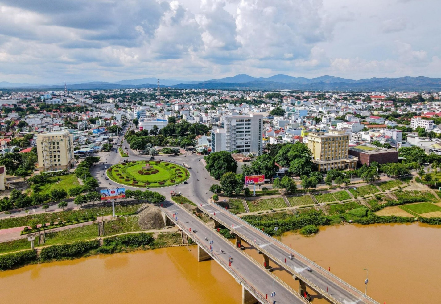 Các tổ hợp PG88 Sòng bạc trực tuyến TOP 1 Việt Nam | Casino, Nổ Hũ sẽ là điểm sáng đầu tư bất động sản Kon Tum năm 2022. Ảnh Internet.