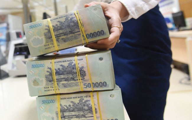 Nợ xấu tiếp tục 