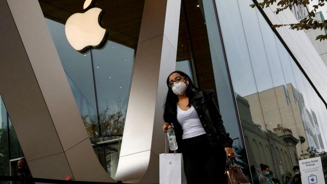Apple đã có một khởi đầu ngoạn mục cho năm 2022 khi nhanh chóng trở thành công ty đầu tiên chạm mức giá trị thị trường 3.000 tỷ USD