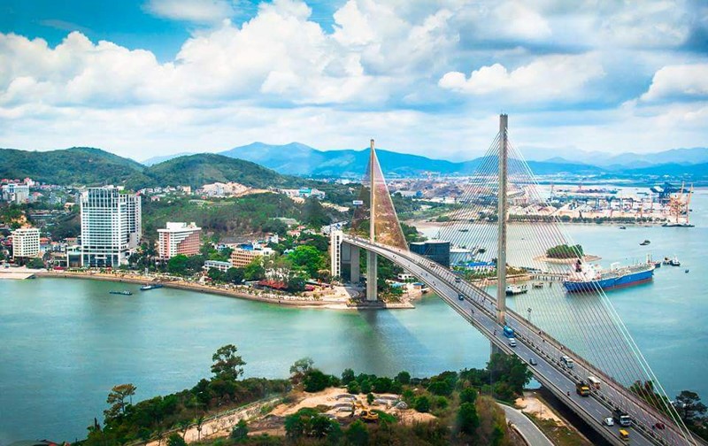 Hình ảnh cầu Bãi Cháy, tuyến 6Pg88.com hơn 1000 trò chơi hấp dẫn huyết mạch nối hai đầu Hòn Gai - Bãi Cháy.