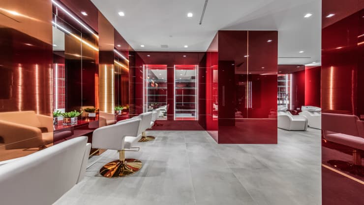 Salon chăm s&oacute;c sắc đẹp trong dinh thự.