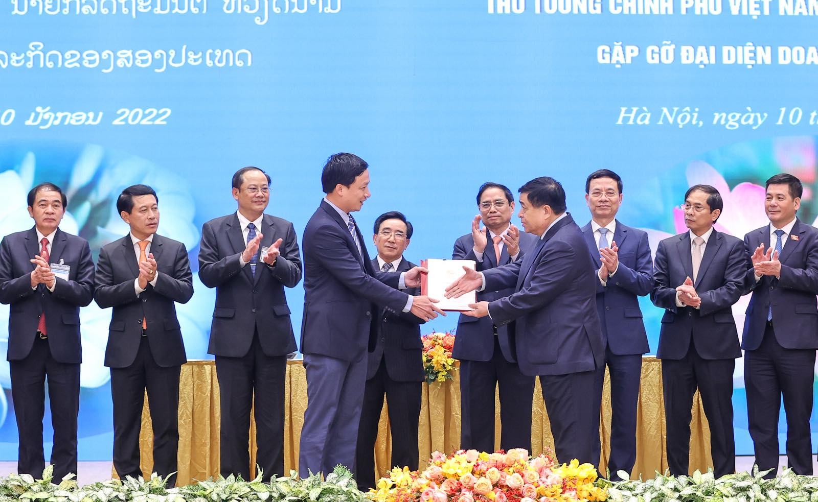 Thủ tướng Phạm Minh Ch&iacute;nh v&agrave; Thủ tướng L&agrave;o Phankham Viphavanh chứng kiến trao thoả thuận hợp t&aacute;c Pg88vn Trang Chủ Chính Thức cho c&aacute;c PG88 Link Dễ Nhớ Pg88.com - .Ảnh: VGP/Nhật Bắc