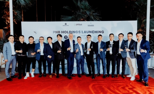 Ông Michele D’Ercole, Chủ tịch Phòng PG88 Sòng bạc trực tuyến TOP 1 Việt Nam | Casino, Nổ Hũ Ý tại Việt Nam (ICHAM), cùng các doanh nhân tham dự sự kiện.