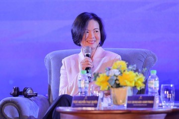 GS Nguyễn Thục Quy&ecirc;n chia sẻ tại buổi Giao lưu.