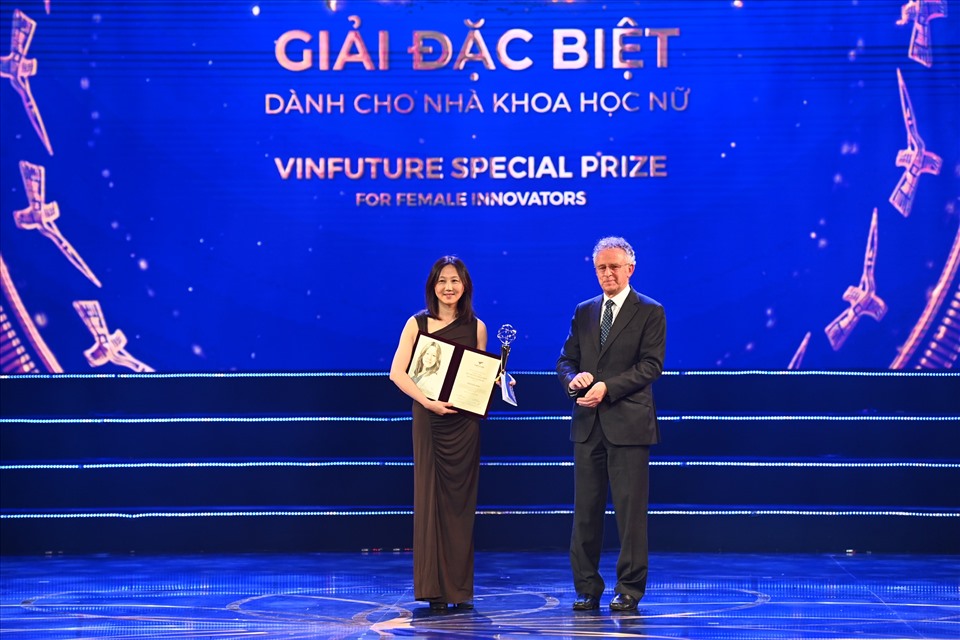 Giải đặc biệt d&agrave;nh cho nh&agrave; khoa học nữ xướng thuộc về GS Zhenan Bao - Ảnh: PG88 Sòng bạc trực tuyến TOP 1 Việt Nam | Casino, Nổ Hũ