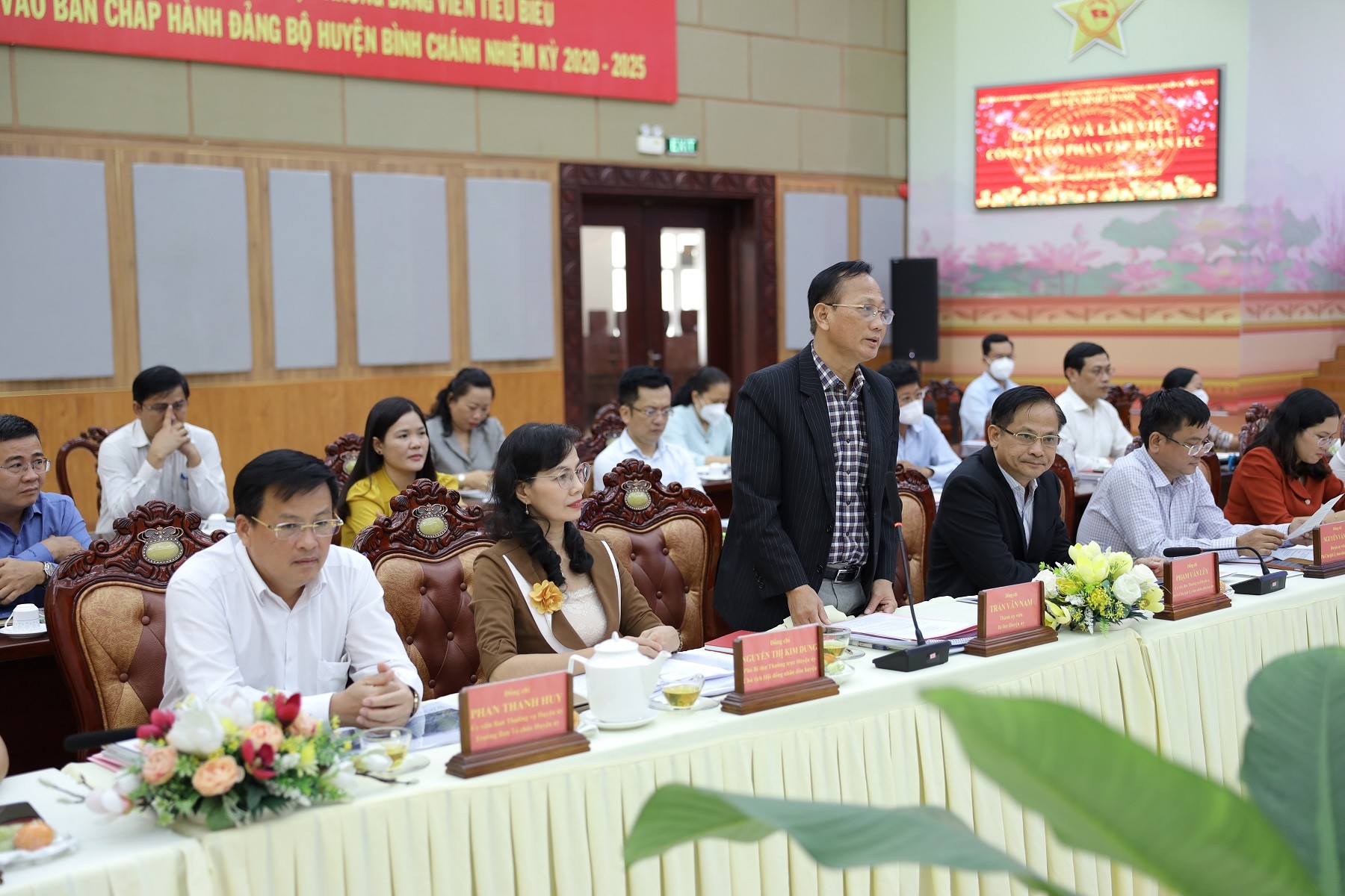 &Ocirc;ng Trần Văn Nam, Th&agrave;nh ủy vi&ecirc;n, B&iacute; thư Huyện ủy B&igrave;nh Ch&aacute;nh ph&aacute;t biểu tại sự kiện.
