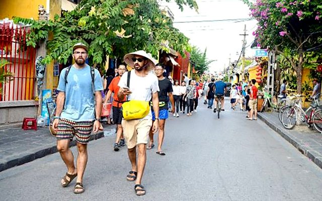 Thủ tướng y&ecirc;u cầu Bộ&nbsp;Văn h&oacute;a, Thể thao v&agrave; Du lịch&nbsp;chủ tr&igrave;, phối hợp cơ quan, địa phương kịp&nbsp;thời&nbsp;c&ocirc;ng bố lộ tr&igrave;nh&nbsp;v&agrave; triển khai thực hiện&nbsp;mở cửa lại du lịch - Ảnh: VGP