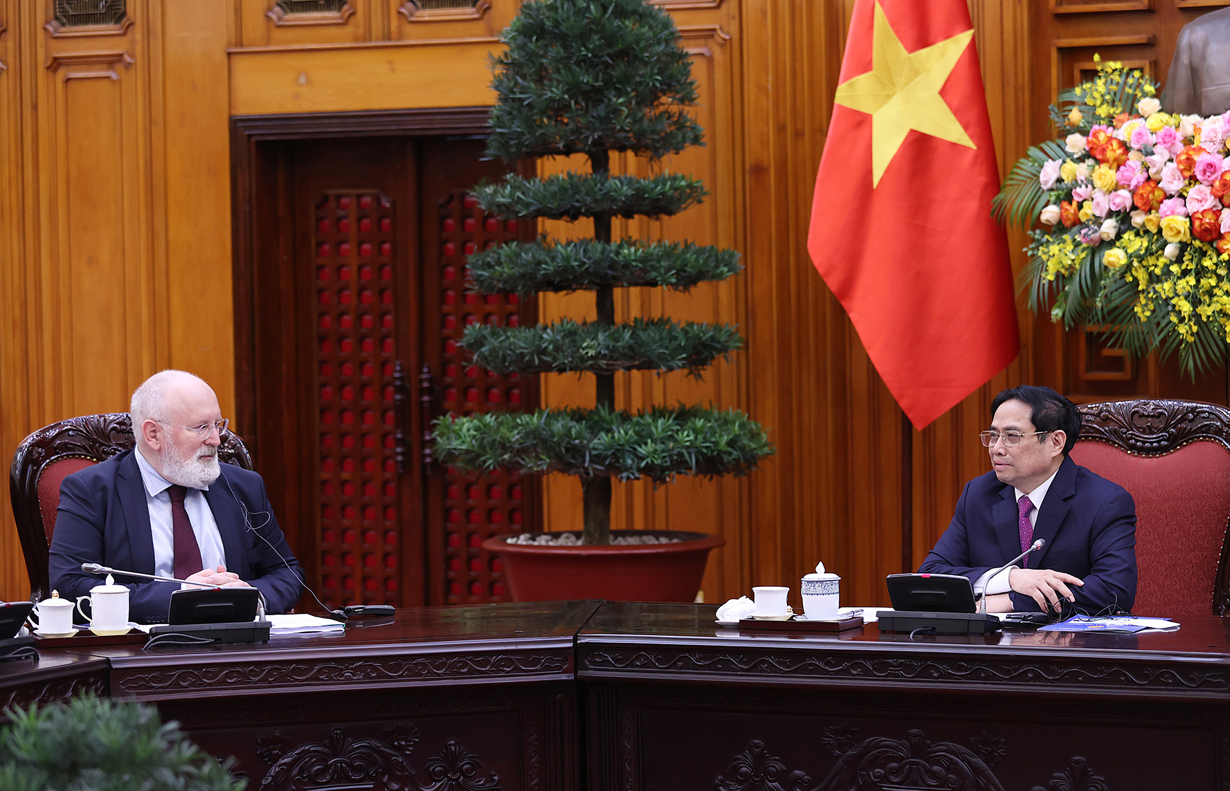 Thủ tướng Phạm Minh Ch&iacute;nh tiếp&nbsp; Ph&oacute; Chủ tịch điều h&agrave;nh Uỷ ban ch&acirc;u &Acirc;u - Ảnh: VGP
