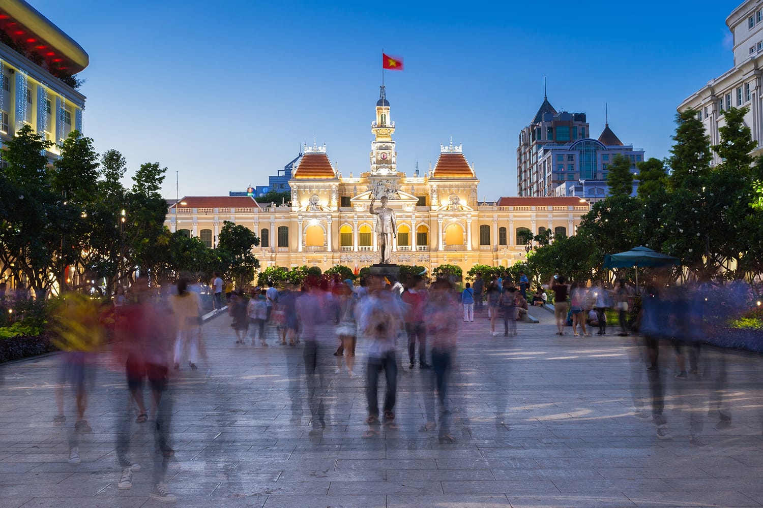 Theo hướng dẫn th&iacute; điểm đ&oacute;n kh&aacute;ch quốc tế đến TP.HCM, th&agrave;nh phố sẽ đ&oacute;n kh&aacute;ch theo 2 giai đoạn.