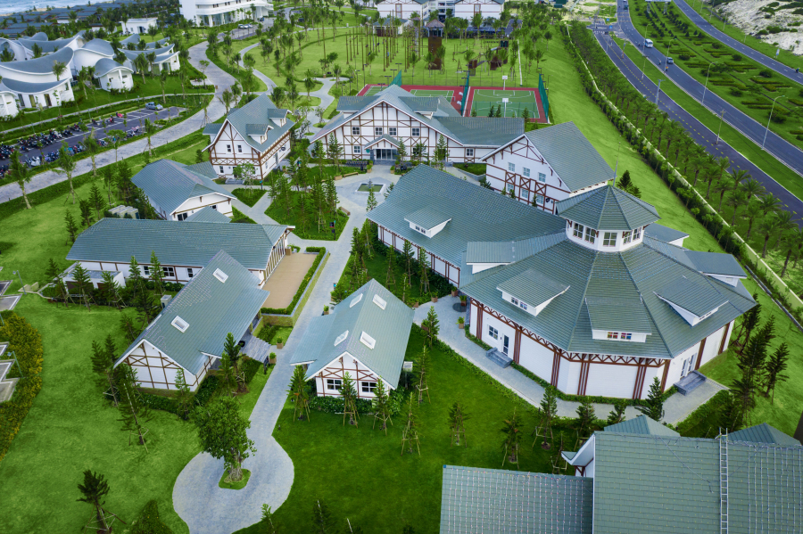 L&agrave;ng Thụy Sĩ - điểm đến s&ocirc;i động với c&aacute;c c&acirc;u lạc bộ giải tr&iacute; v&agrave; kh&ocirc;ng gian hội h&egrave; n&aacute;o nhiệt.