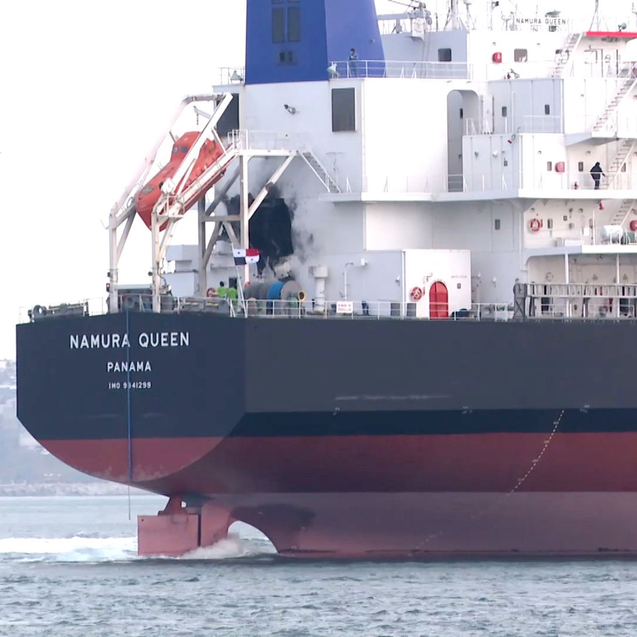 T&agrave;u chở ngũ cốc của h&atilde;ng Namura Queen,&nbsp;Panama bị tr&uacute;ng t&ecirc;n lửa v&agrave;o tuần trước tại v&ugrave;ng biển của Ukraine - Ảnh: Getty Images