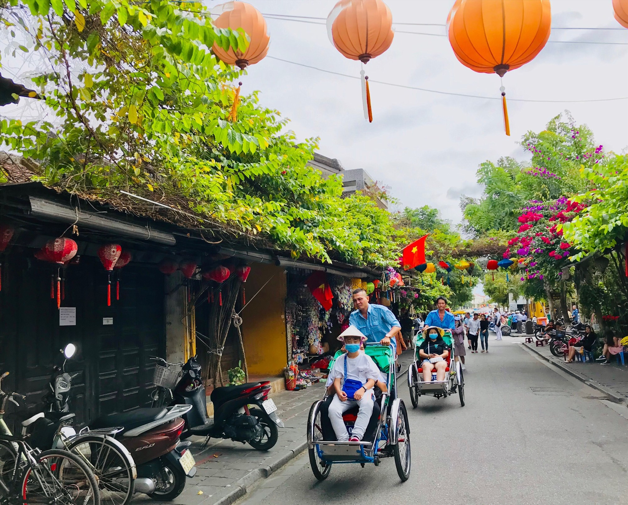 Cổ phiếu nào hưởng lợi khi Việt Nam chính thức mở cửa đón khách quốc tế từ 15/3?
