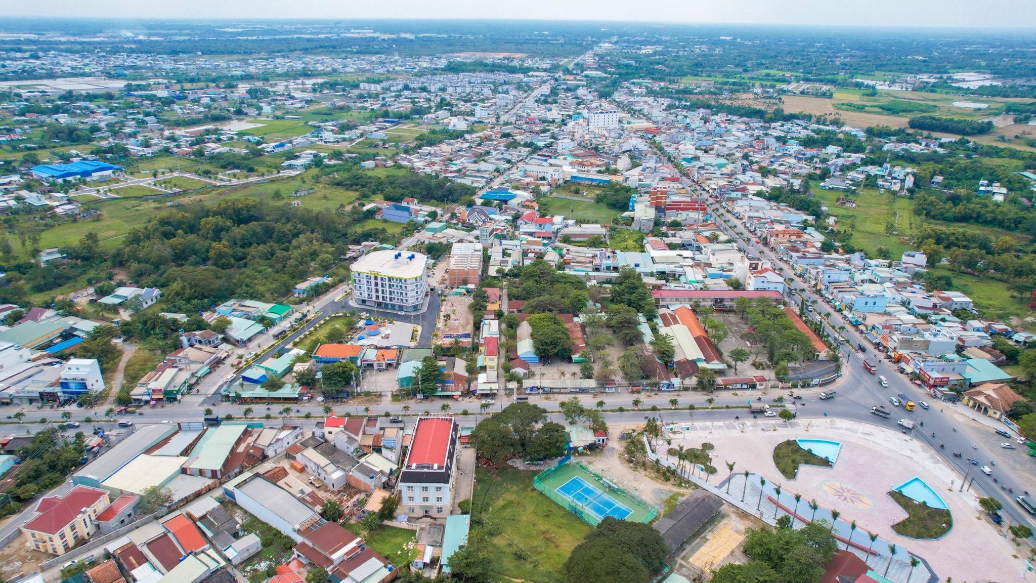 Long An là tỉnh đang hút vốn FDI lớn thứ 2 cả nước và tiếp tục thu hút vốn đầu tư FDI trong năm 2022. Hình chụp tại huyện Đức Hoà - Nơi chiếm hơn 50% số lượng khu PG88 Trang chủ nhà cái top 1 và cụm khu PG88 Trang chủ nhà cái top 1 của tỉnh. Nguồn ảnh: Thắng Lợi Group.